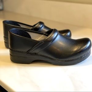 Dansko Professional Box Clog Euro size 42 Black
